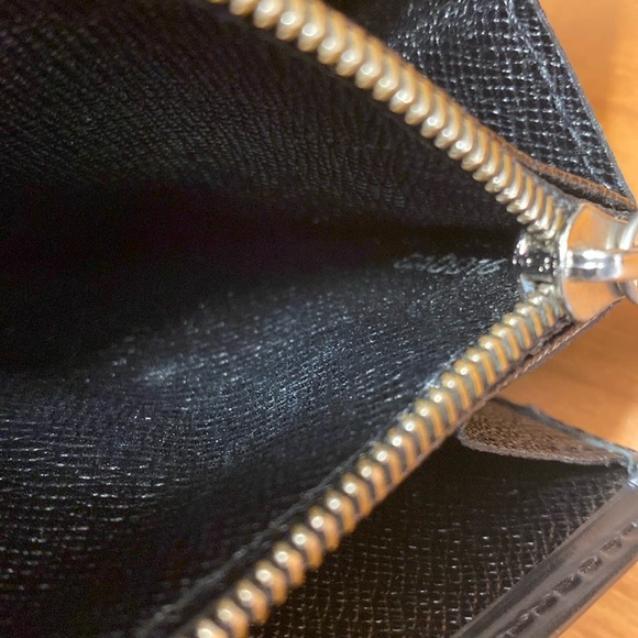 LV STUNNING Epi wallet - Picture 11 of 13